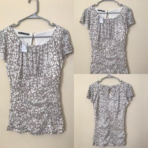 Tan/white ruched top